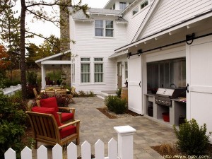 The Outdoor Kitchen The Outdoor Kitchen 300x225 The Outdoor Kitchen